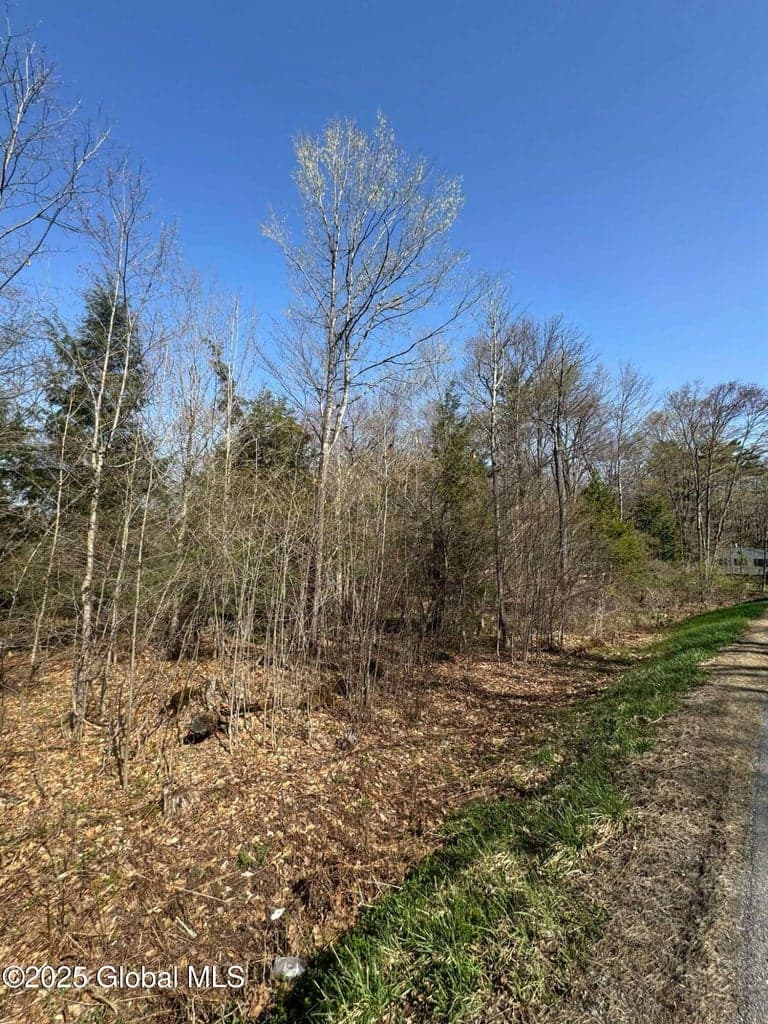 522 N Creek Road — photo 2