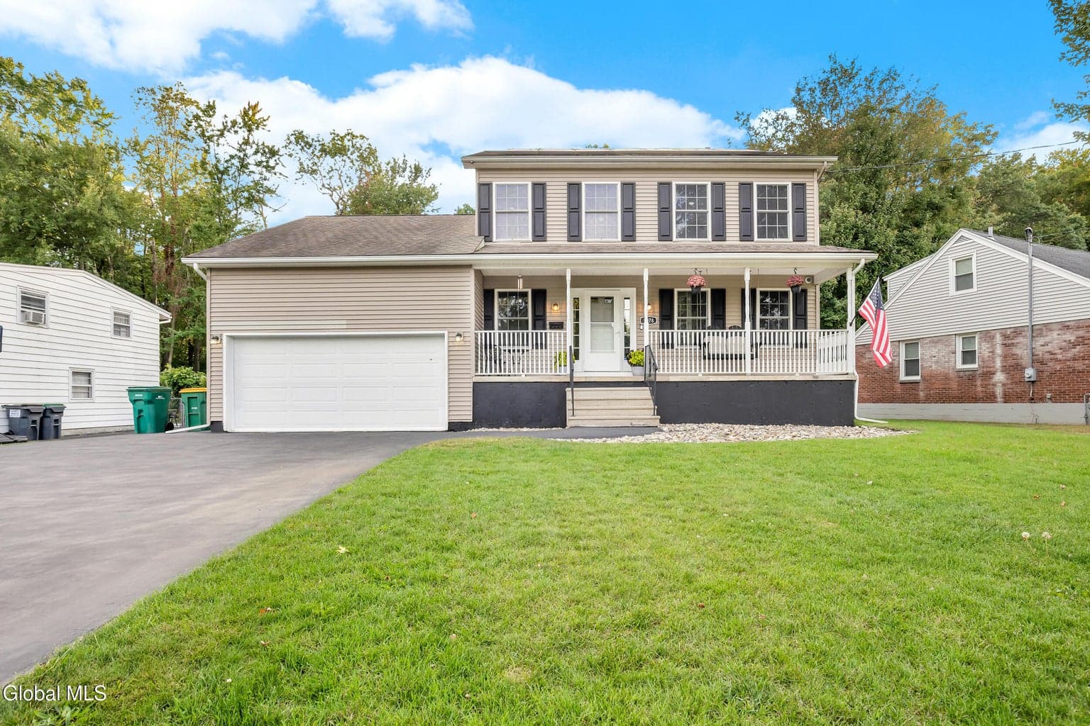 1078 Eugene Drive — photo 1