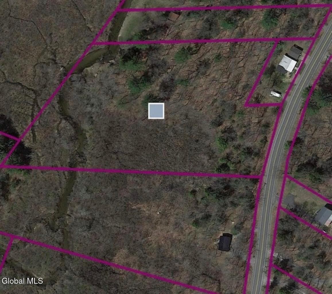 522 N Creek Road — photo 2