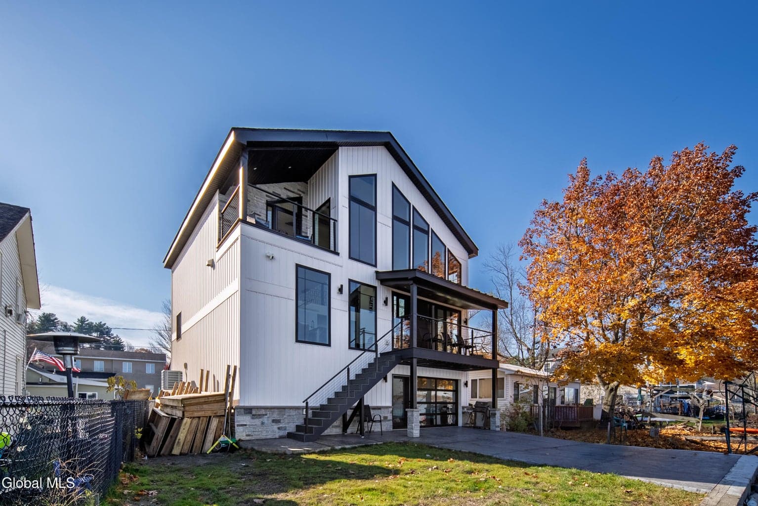 126 9th Street — photo 1